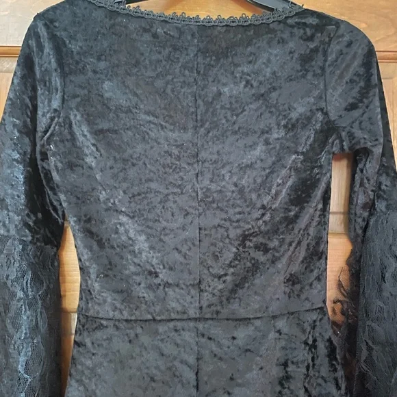 inCharacter Black & Red Lace-Up Gothic Vampire Dress Small - Picture 12 of 16